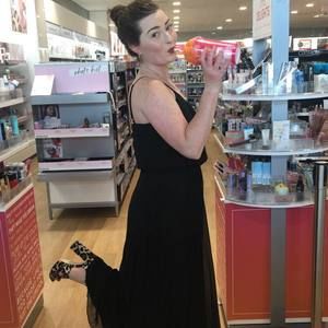 Meet your Posher, Suzanne